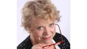 Santé : Eva Joly prône une réduction nette du coût des médicaments