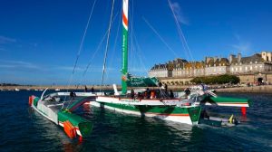 Sponsoring : Le géant Groupama 3 mené par Franck Cammas quitte Saint-Malo