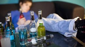 Tabagisme, alcoolisation et cannabis, en hausse chez les 15-30 ans