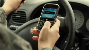 Le smartphone et les jeunes, nouveaux dangers au volant devant l’alcool et la vitesse