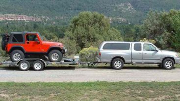 Comment assurer une remorque attelée à une voiture ?