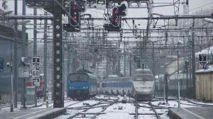 Trafic aérien et ferroviaire perturbés à cause de la neige