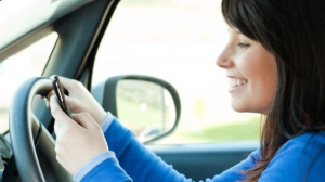 Prévention / Auto : Les femmes savent-elles vraiment conduire ?