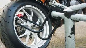 Une assurance tous risques moto comporte t-elle des exclusions de garanties ?