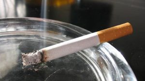 Santé : Le ministre du Budget confirme la hausse de 6% du prix des cigarettes