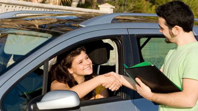 Comment s’assurer quand on loue une voiture à l’étranger ?