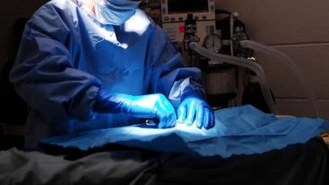 Que faire en cas de complications liées à un implant mammaire ?