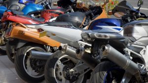 Assurance moto : La fin du bridage à 100 chevaux en discussion