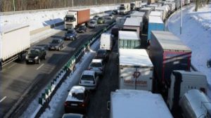 Auto / Bison Futé: La neige perd du terrain et les routes redeviennent praticables notamment en Ile de France