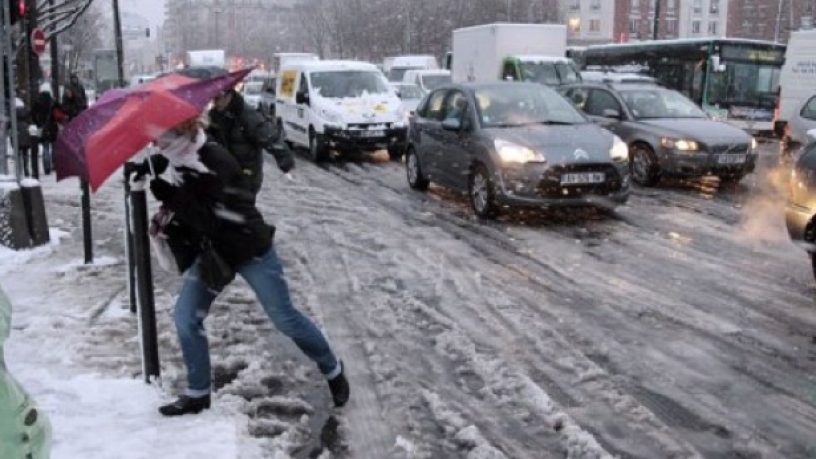 Auto / Neige : La préfecture de police de Paris appelle à ne pas utiliser sa voiture ce matin