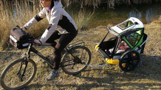 Transporter un enfant à vélo, quelques précautions