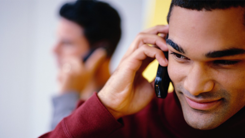 Prévention : Notre cerveau s’échauffe de 1 degré après 20 mn de conversation avec un téléphone portable