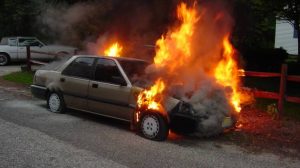 Comment est-on indemnisé en cas d’incendie de son véhicule le soir de la Saint-Sylvestre ?