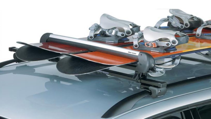 Prévention / Auto : En voiture, les grosses vestes d’hiver et des skis mal arrimés peuvent se révéler de véritables dangers